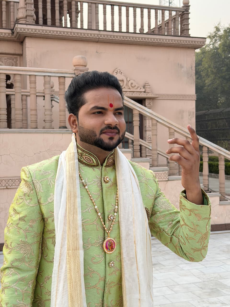 Vikramjeet Vicky traditional outfit
